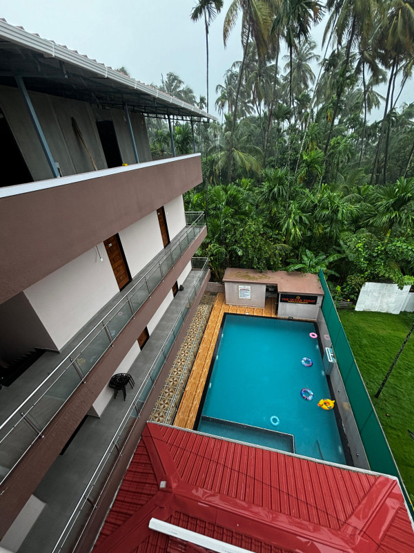 ILIF 2724 THE OCEAN TREAT HOTEL