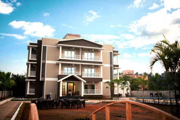 ILIF 2787 WIND N WAVES RESORT